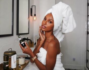 Esto es lo que Usa Jasmine Tookes para el Contorno de Ojos